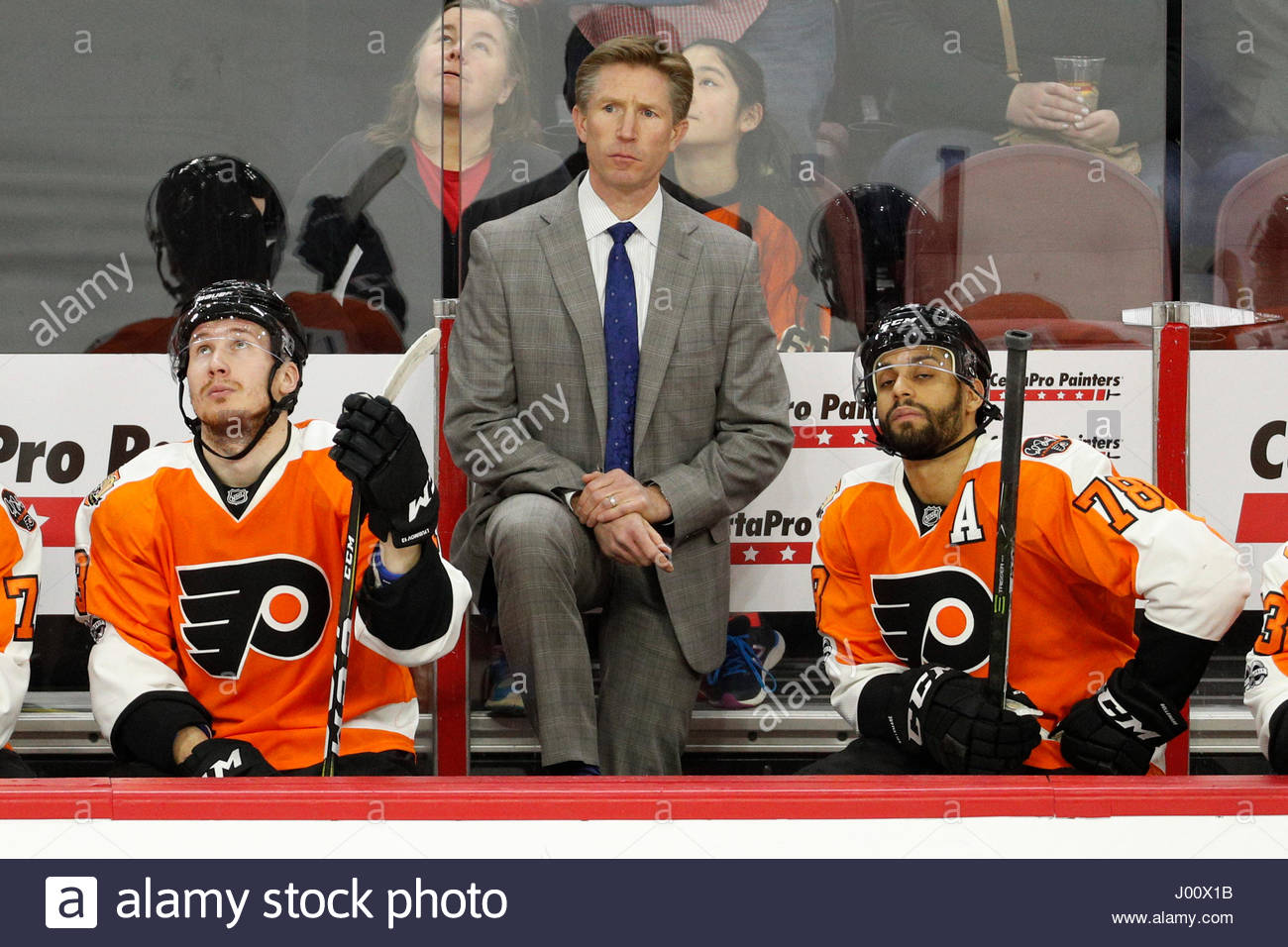 philadelphia pennsylvania usa 8th apr 2017 philadelphia flyers flyers dave hakstol