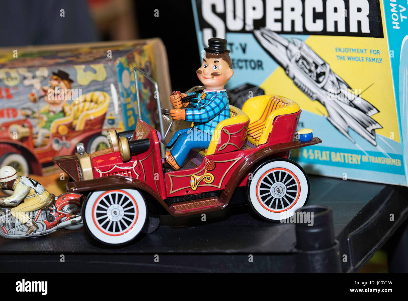 Brentwood, Essex 8th April 2017. Vintage toy at a large toy fair Credit