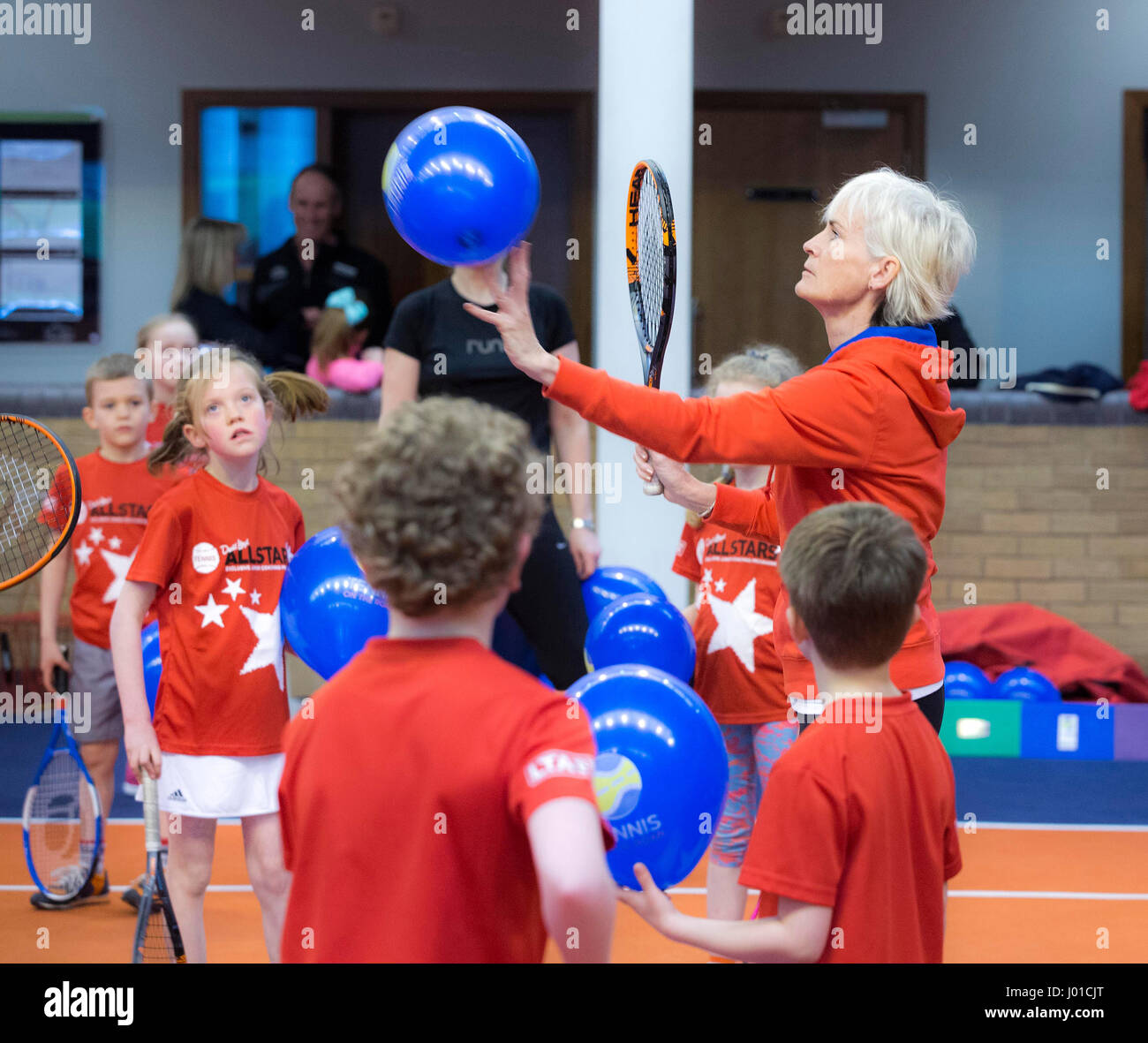 Judy Murray coaching tennis to a mixture of adults and children Stock Photo