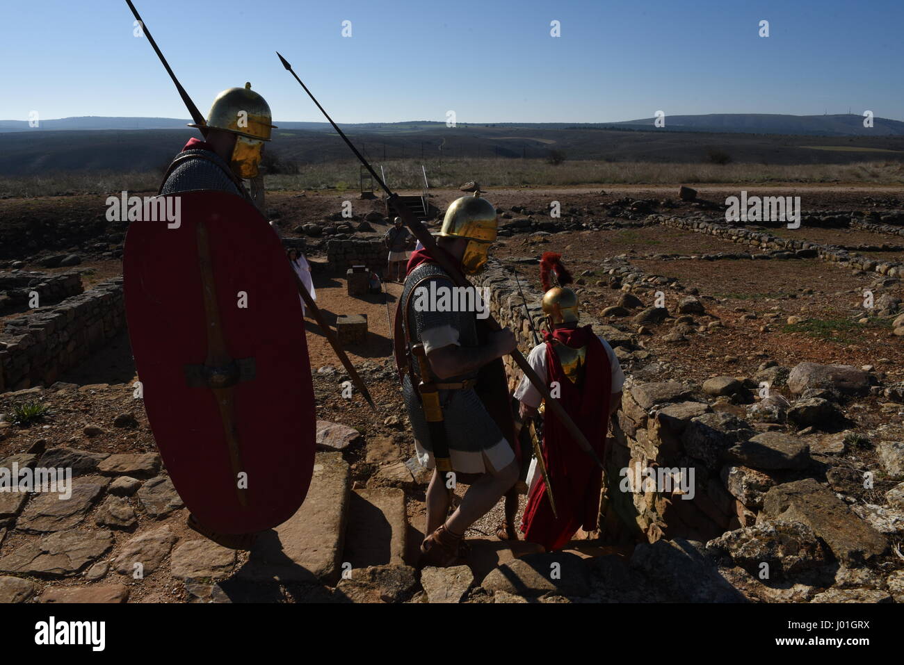 Garray, Spain. 08th Apr, 2017. An army of ancient time pictured during a representation in the ancient Celtiberian settlement of Numantia, famous for its role in the Celtiberian War, in Soria, north of Spain. Credit: Jorge Sanz/Pacific Press/Alamy Live News Stock Photo