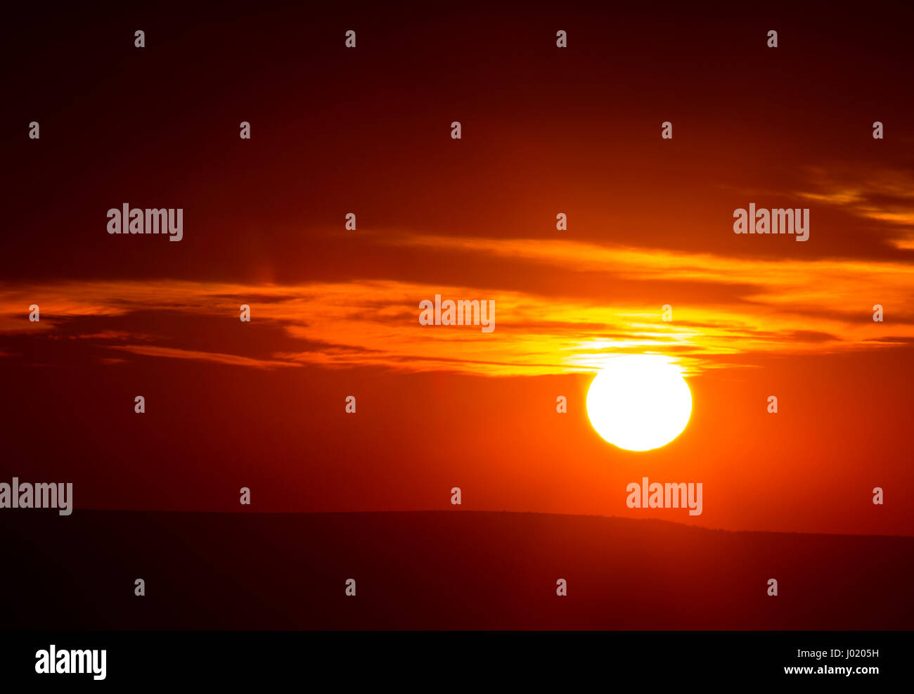 Beautiful sunset with dramatic clouds on the sky Stock Photo - Alamy