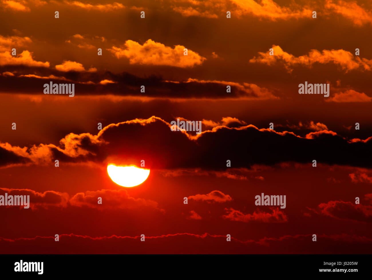 Beautiful sunset with dramatic clouds on the sky Stock Photo - Alamy
