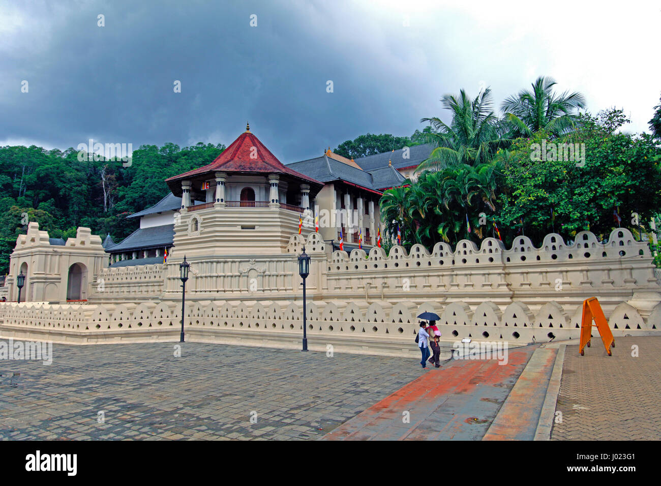 The city of Kandy is the home of The Temple of the Tooth Relic Sri Dalada Maligawa (Sri Lanka) Stock Photo