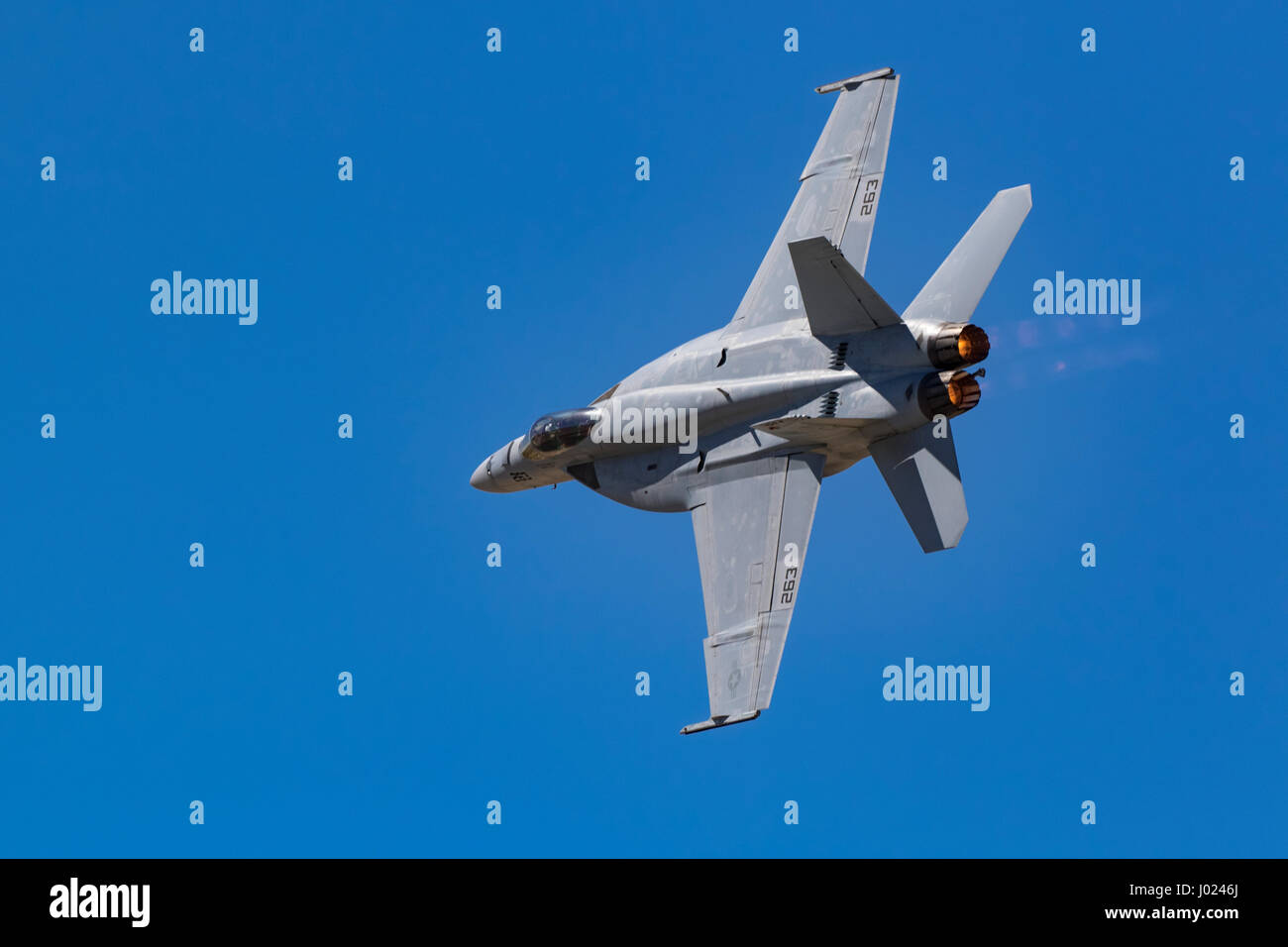 Fighter jet vapor cone hi-res stock photography and images - Alamy