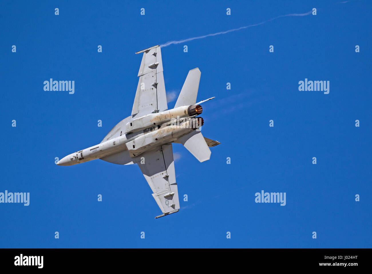 Fighter jet vapor cone hi-res stock photography and images - Alamy
