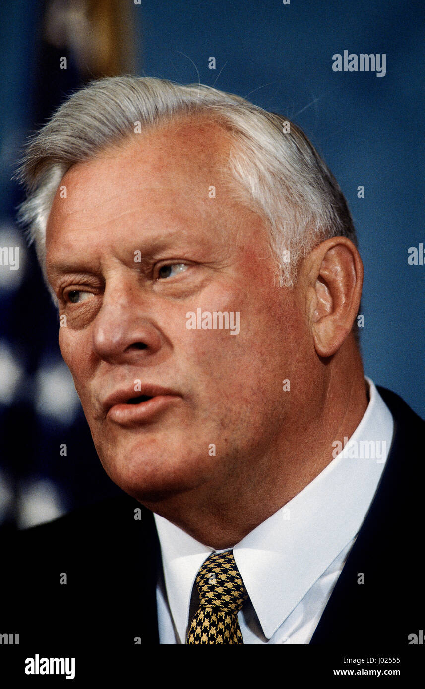 Algirdas Brazauskas the President of Lithuania during a joint news conference at the National Press Club with other Baltic states leaders answers reporters questions about early admission into NATO Washington DC. June 27, 1996.  Photo by Mark Reinstein Stock Photo