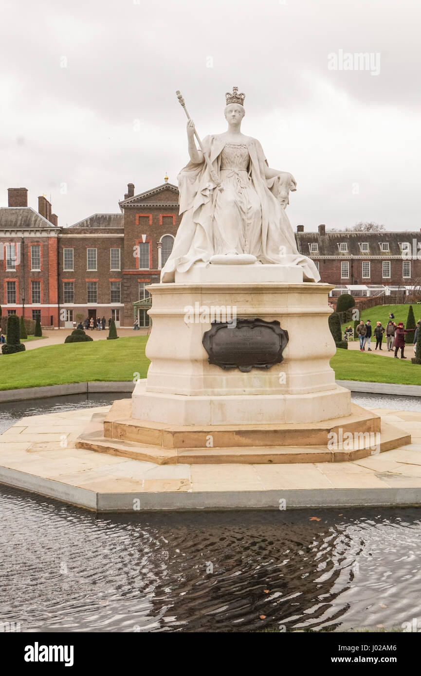 Statue of Queen Victoria outside Kensington Palace, Kensington Gardens