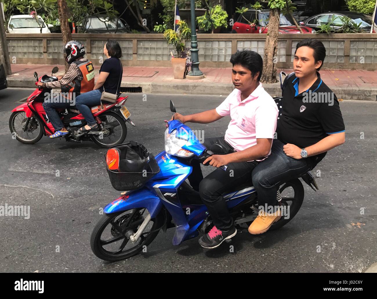 Bangkok, Thailand. 7th Apr, 2017. Motorcycles drive through the streets of Bangkok, Thailand, 7 April 2017. Thailand's streets are amongst the most dangerous in the world. The kingdom has almost ten times as many road accident deaths as Germany - it is the number one cause of death amongst tourists. The risk is greatest every year during the Songkran festival. Photo: Christoph Sator/dpa/Alamy Live News Stock Photo