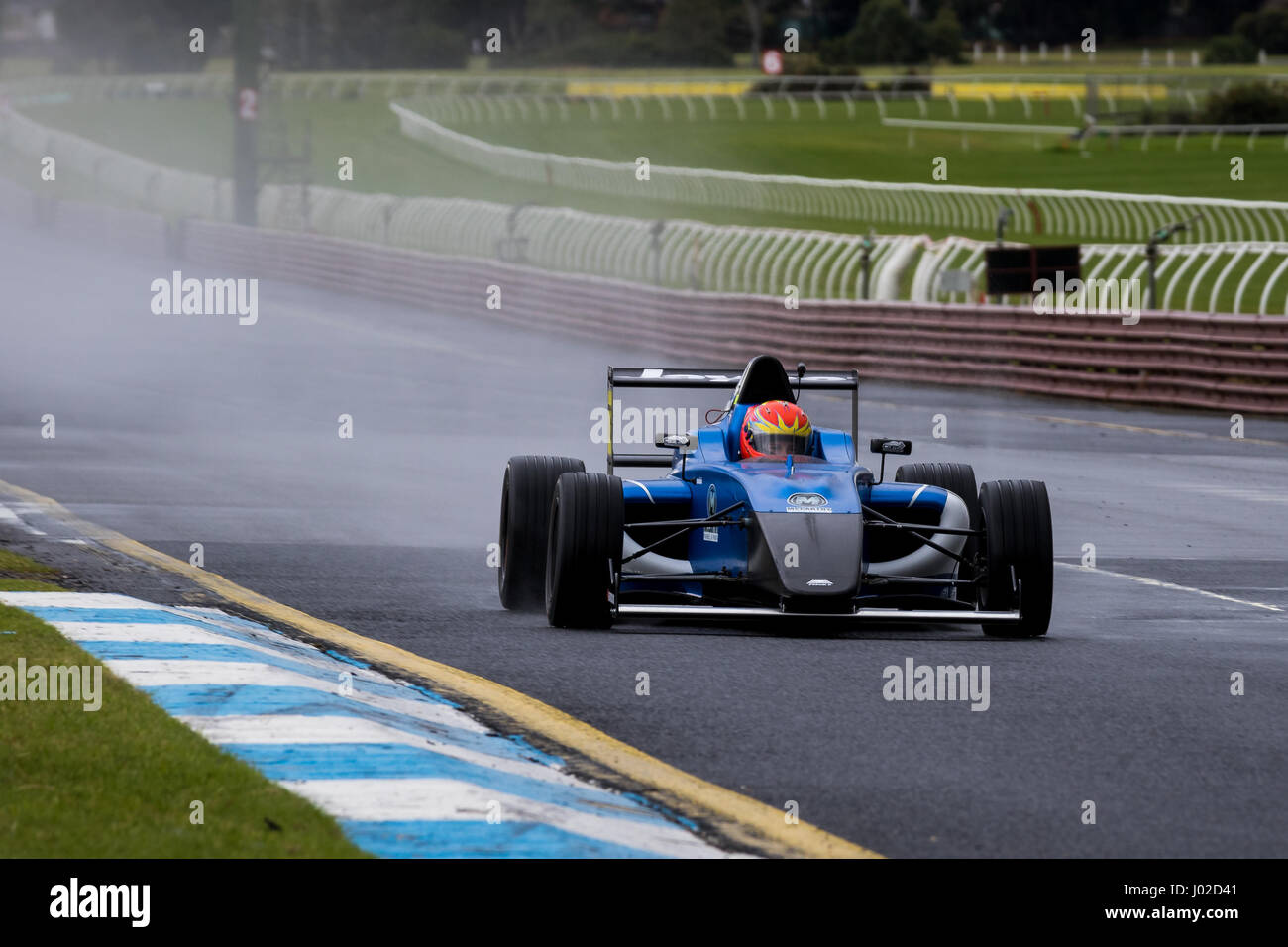 Sandown Raceway, Australia. 09th Apr, 2017. MELBOURNE, AUSTRALIA