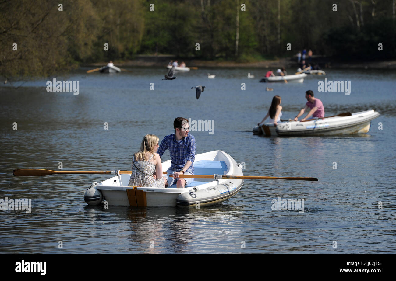 Heaton Park, Manchester, UK. 9th April, 2017. Glorious warm spring