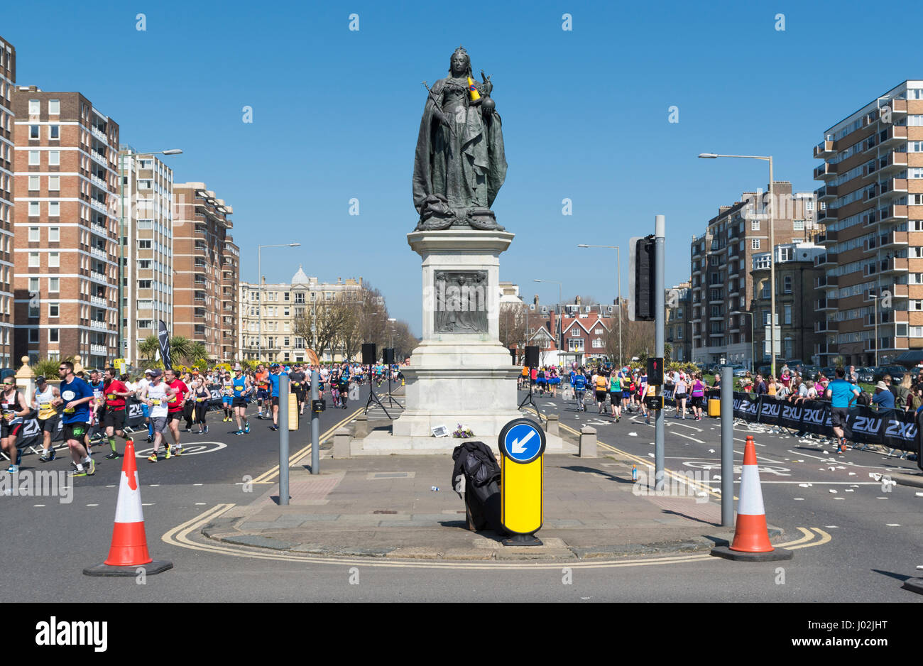 Queen victoria statue hove hires stock photography and images Alamy