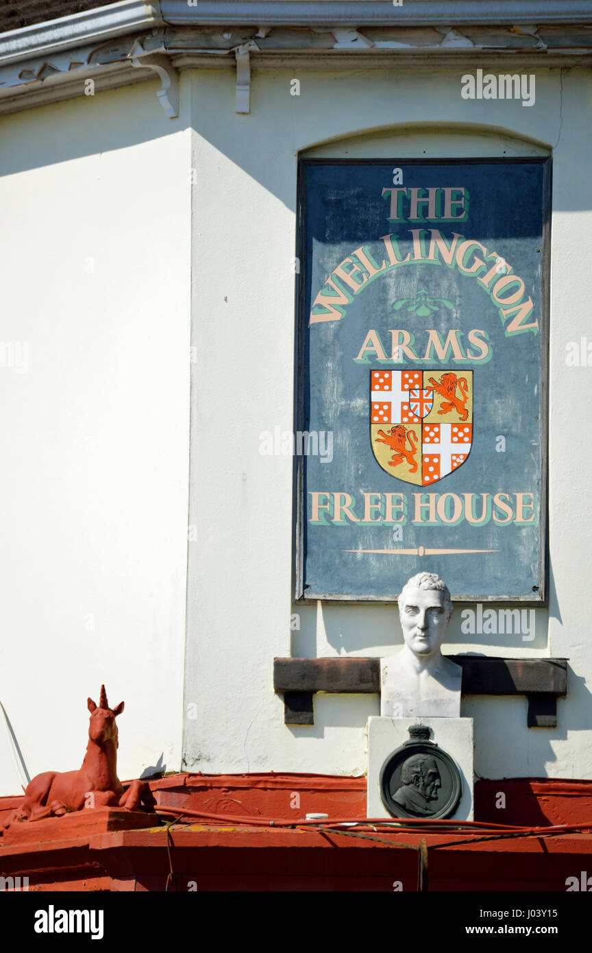 Close up of the Waterloo Arms pub in Southampton, Hampshire, UK Stock Photo