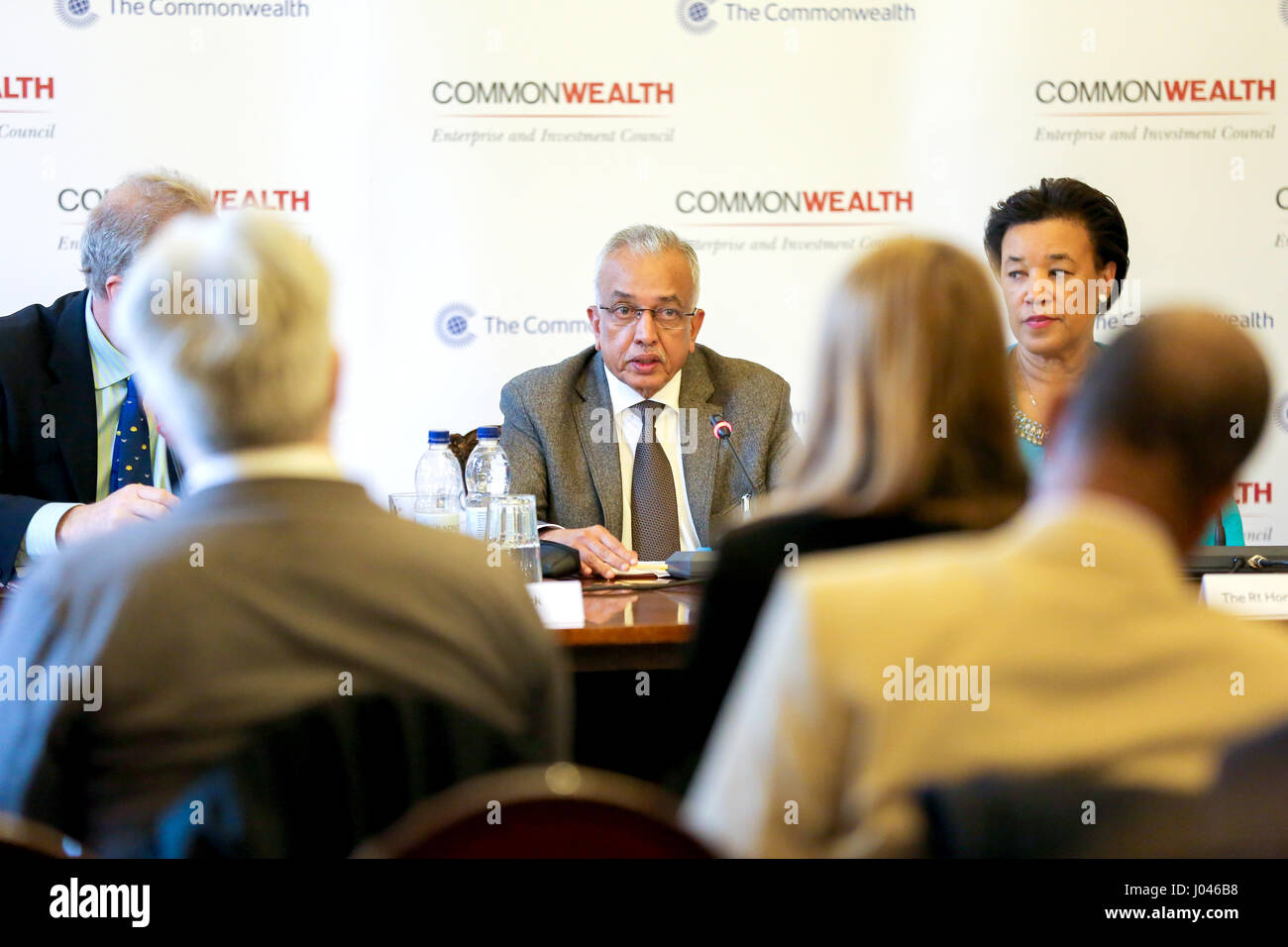 Press briefing following Commonwealth Ministers responsible for trade, industry and investment round table meeting in Marlborough House, Pall Mall, London, to start an 'Agenda for Growth' across the Commonwealth’s 52 member countries.  Featuring: Malik Sa Stock Photo