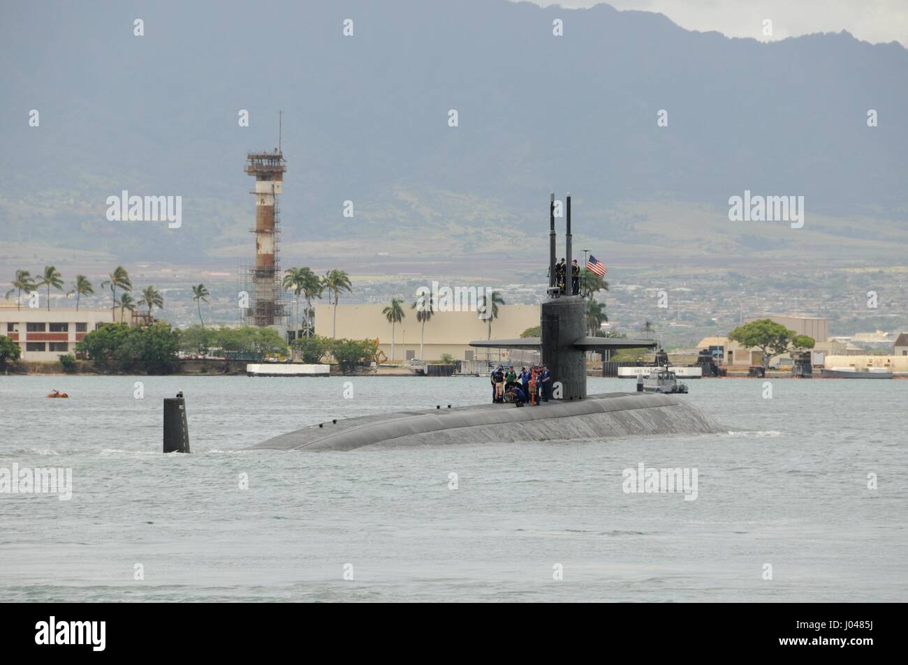 The USN Los Angeles-class fast-attack submarine USS Bremerton departs the Joint Base Pearl Harbor-Hickam April 5, 2011 in Pearl Harbor, Hawaii.      (photo by MCS2 Ronald Gutridge /US Navy  via Planetpix) Stock Photo