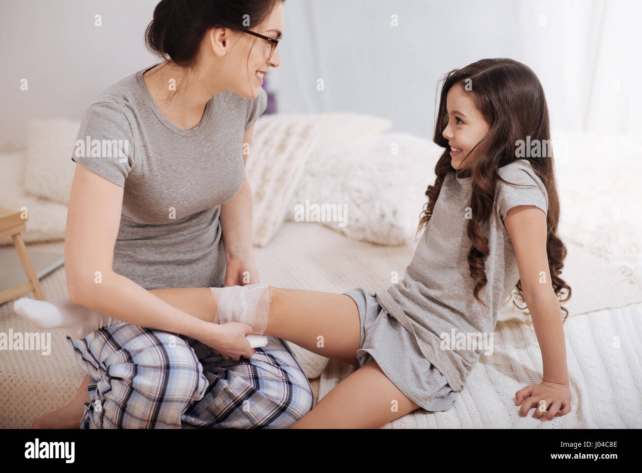 джун каприс. лара альварес (lara alvarez). элис хейсон студентка. Irina shayk нижнее белье на кровати. Panties taboo.