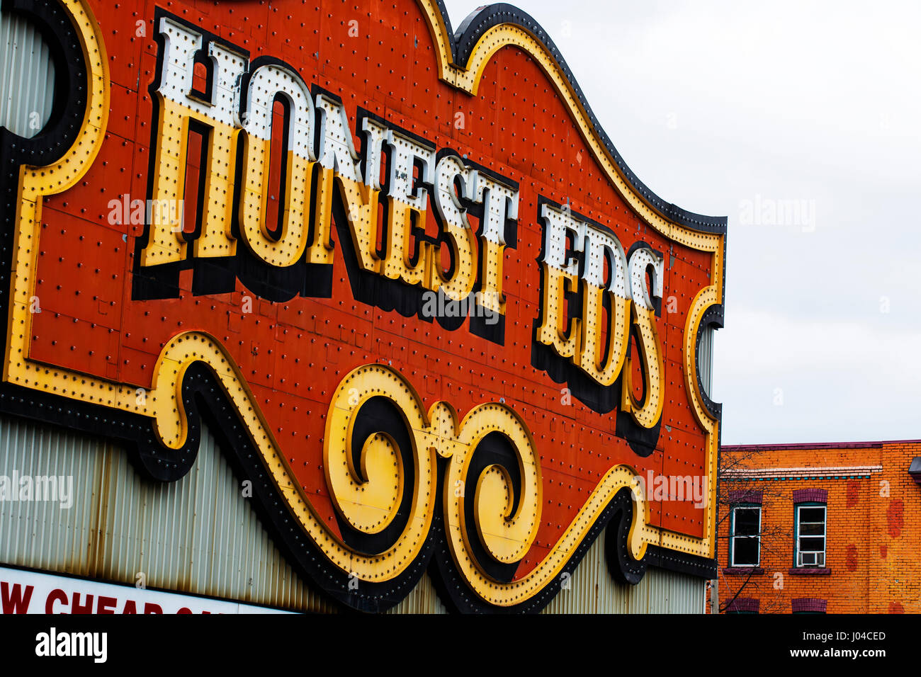 Toronto Ontario Canada, Sign of landmark discount store HONEST ED'S, located at Bathurst Street and Bloor Street West Stock Photo