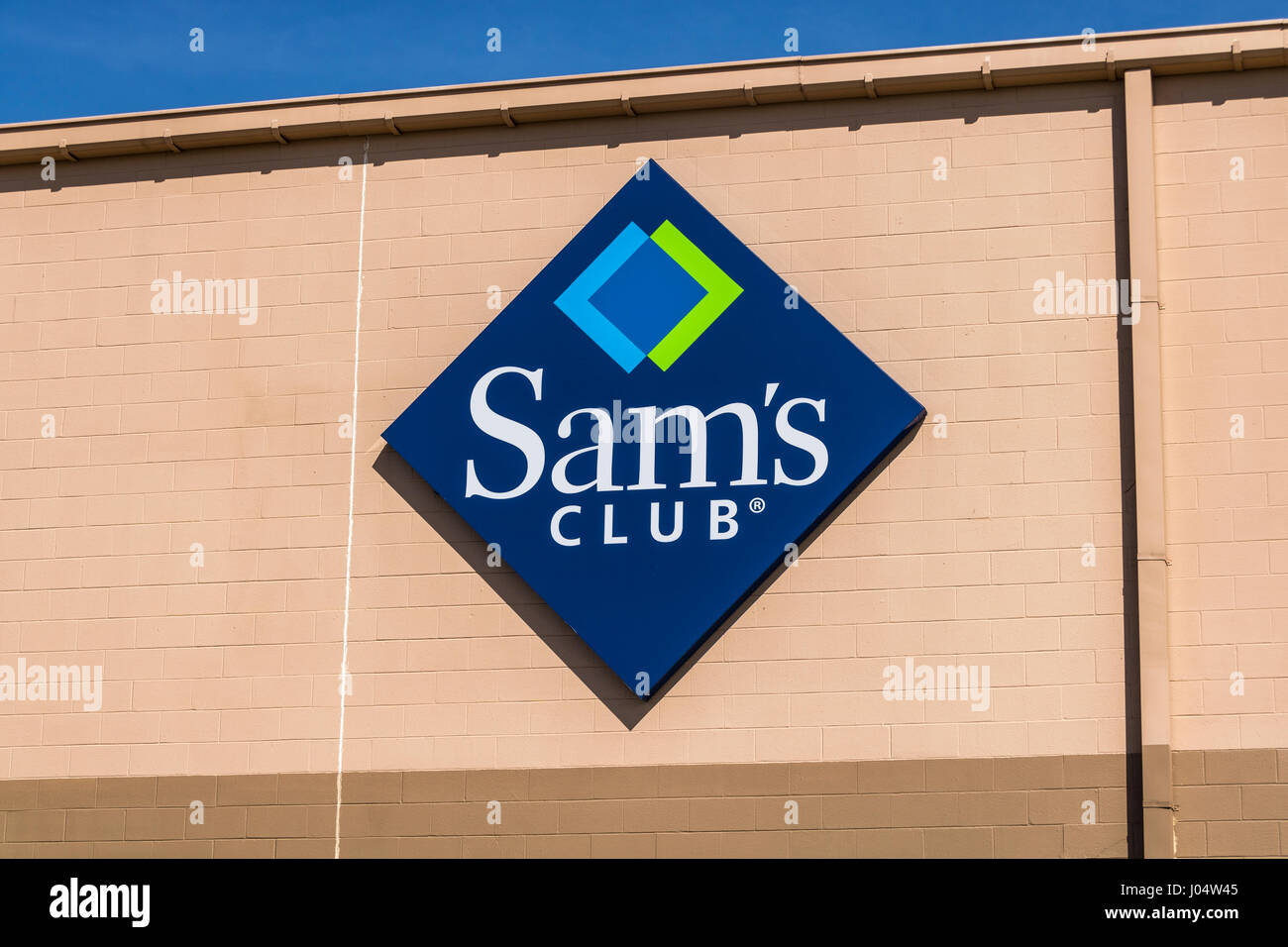 Lafayette - Circa April 2017: Sam's Club Warehouse Logo and Signage. Sam's Club is a chain of membership only stores owned by Walmart III Stock Photo