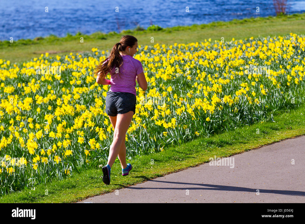 Aberdeen, Scotland, UK. 10th April, 2017. UK Weather. Cold sunny day