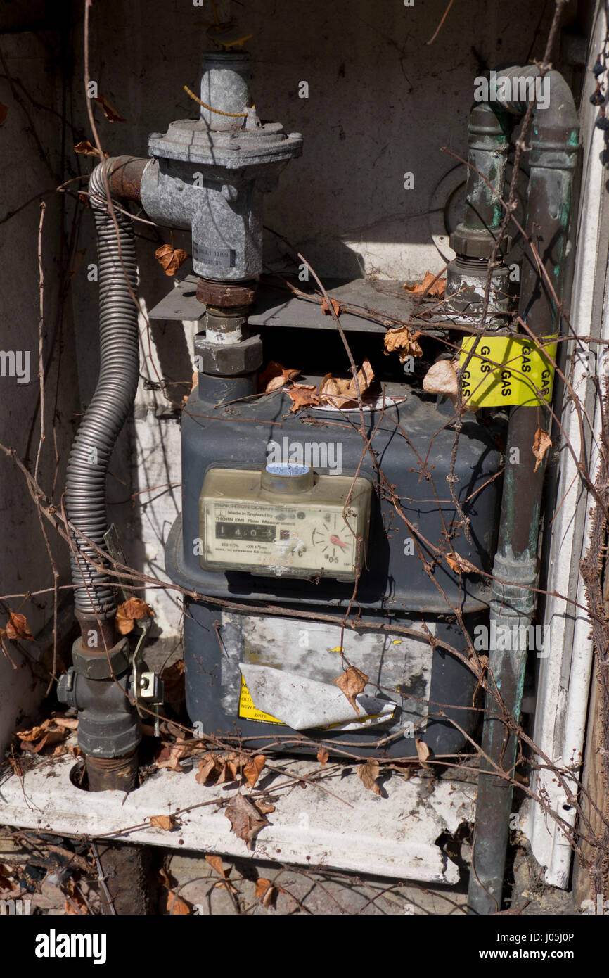 Old gas meter hi-res stock photography and images - Alamy