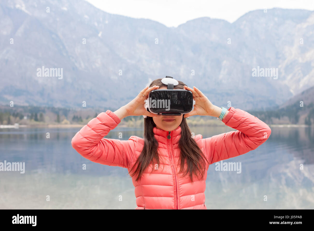 Woman vr device hi-res stock photography and images - Alamy