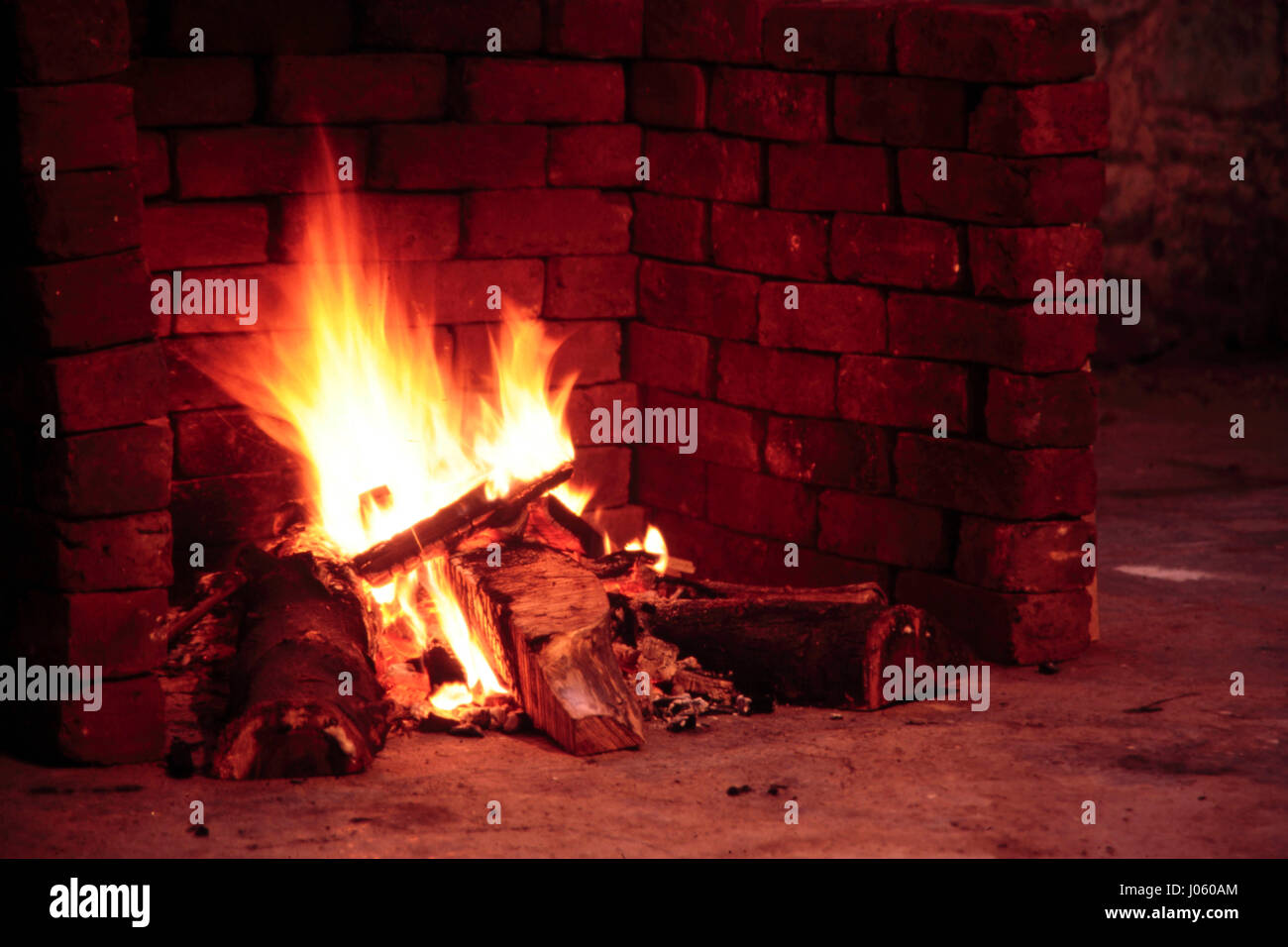 Burns fireplaces hi-res stock photography and images - Alamy