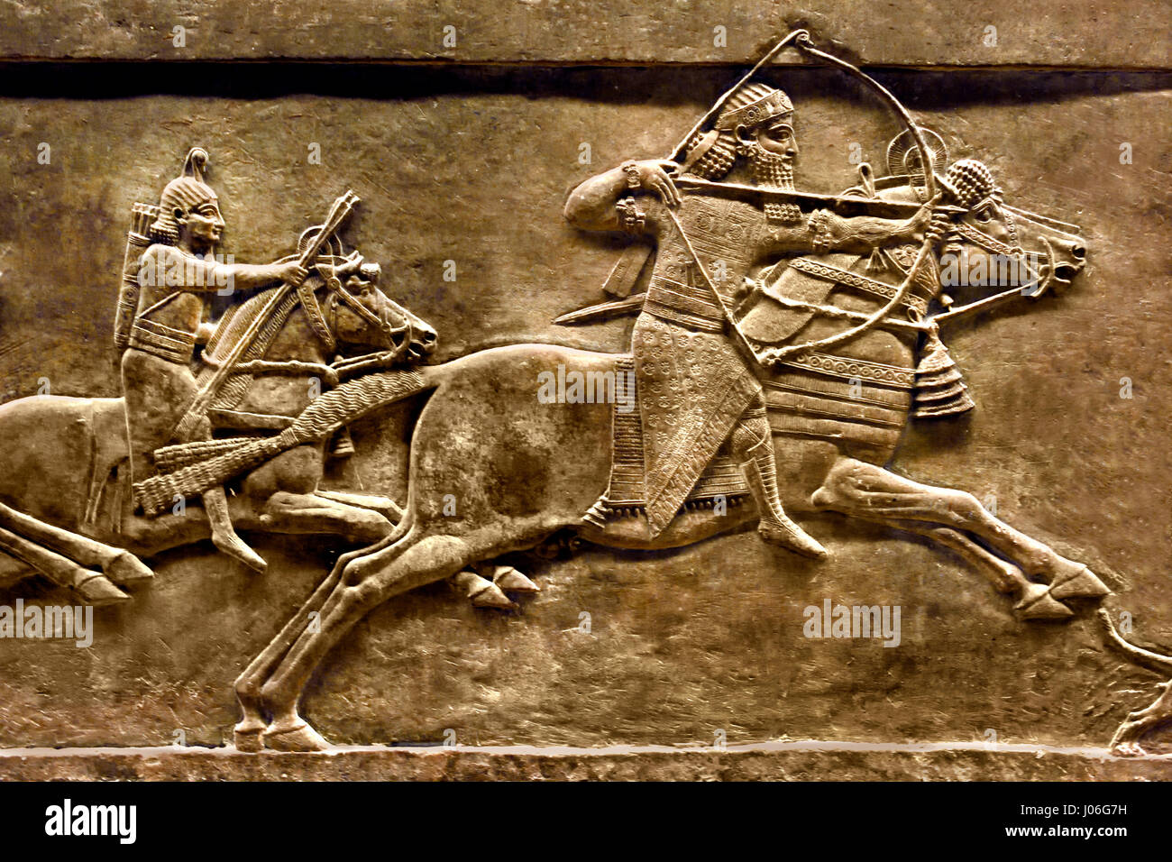 The Royal Lion hunt of King Assurbanipal from the North Palace of Nineveh  645-635 BC Mesopotamia Iraq Assyria  ( King Assurbanipal or Ashshurbanipal, son of Esarhaddon and the last strong king of the Neo-Assyrian Empire (934–609 BC ) detail Stock Photo