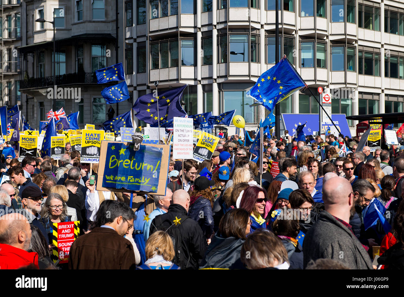 Thousands gather for the UNITE FOR EUROPE rally, through central London ...