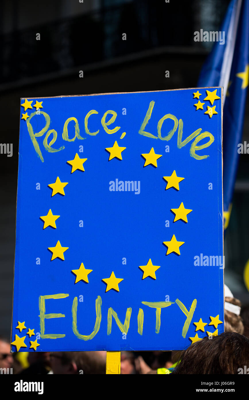 Thousands gather for the UNITE FOR EUROPE rally, through central London ...
