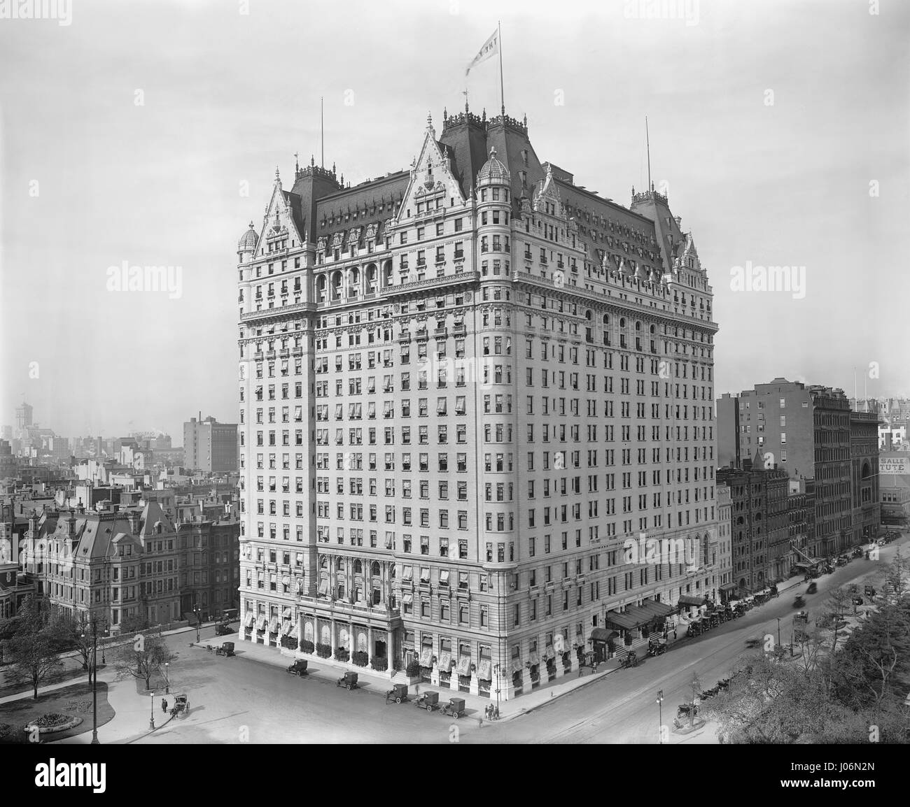 Plaza hotel new york architecture Black and White Stock Photos & Images