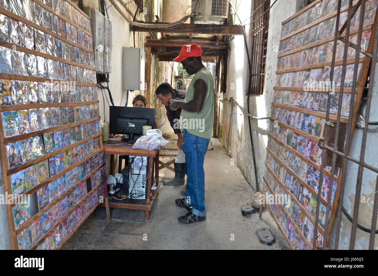 Dvd store hires stock photography and images Alamy