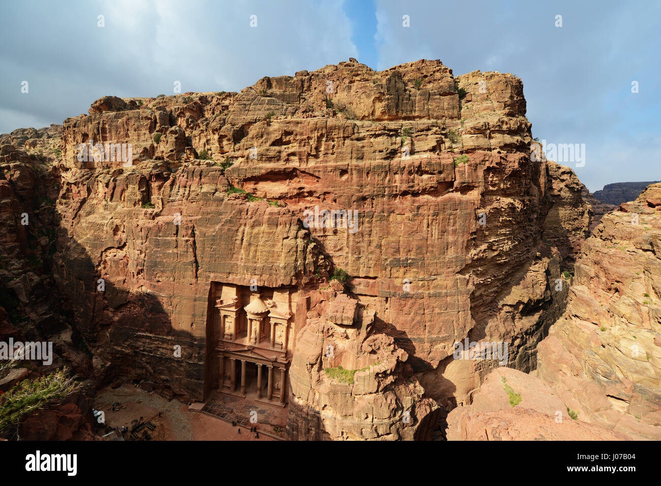 A bird's eye view of the Treasury (El Khazneh) in the ancient Nabatean city of  Petra in Jordan. Stock Photo