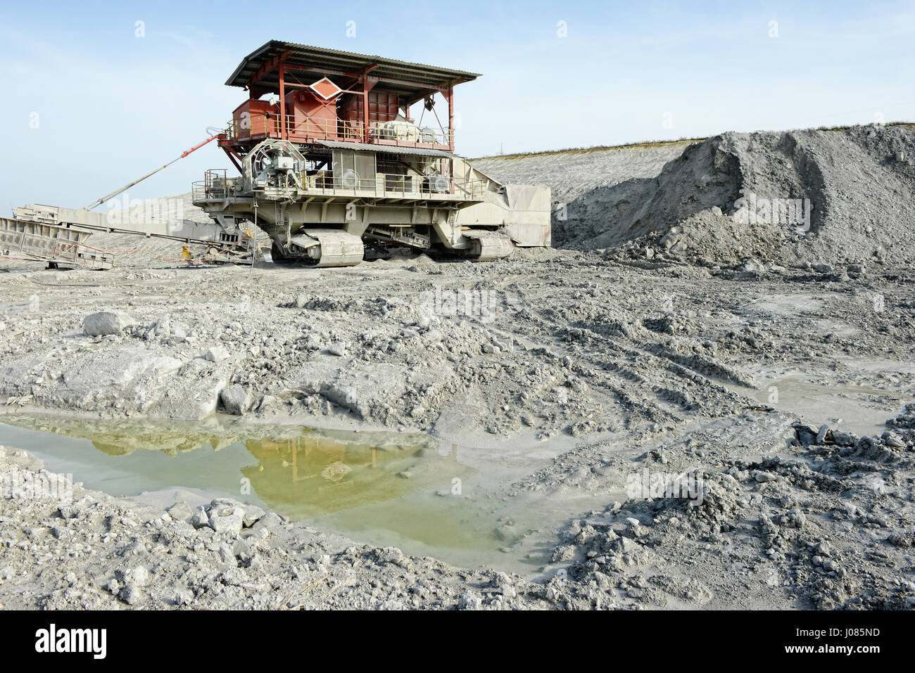 Quarrying for chalk hires stock photography and images Alamy