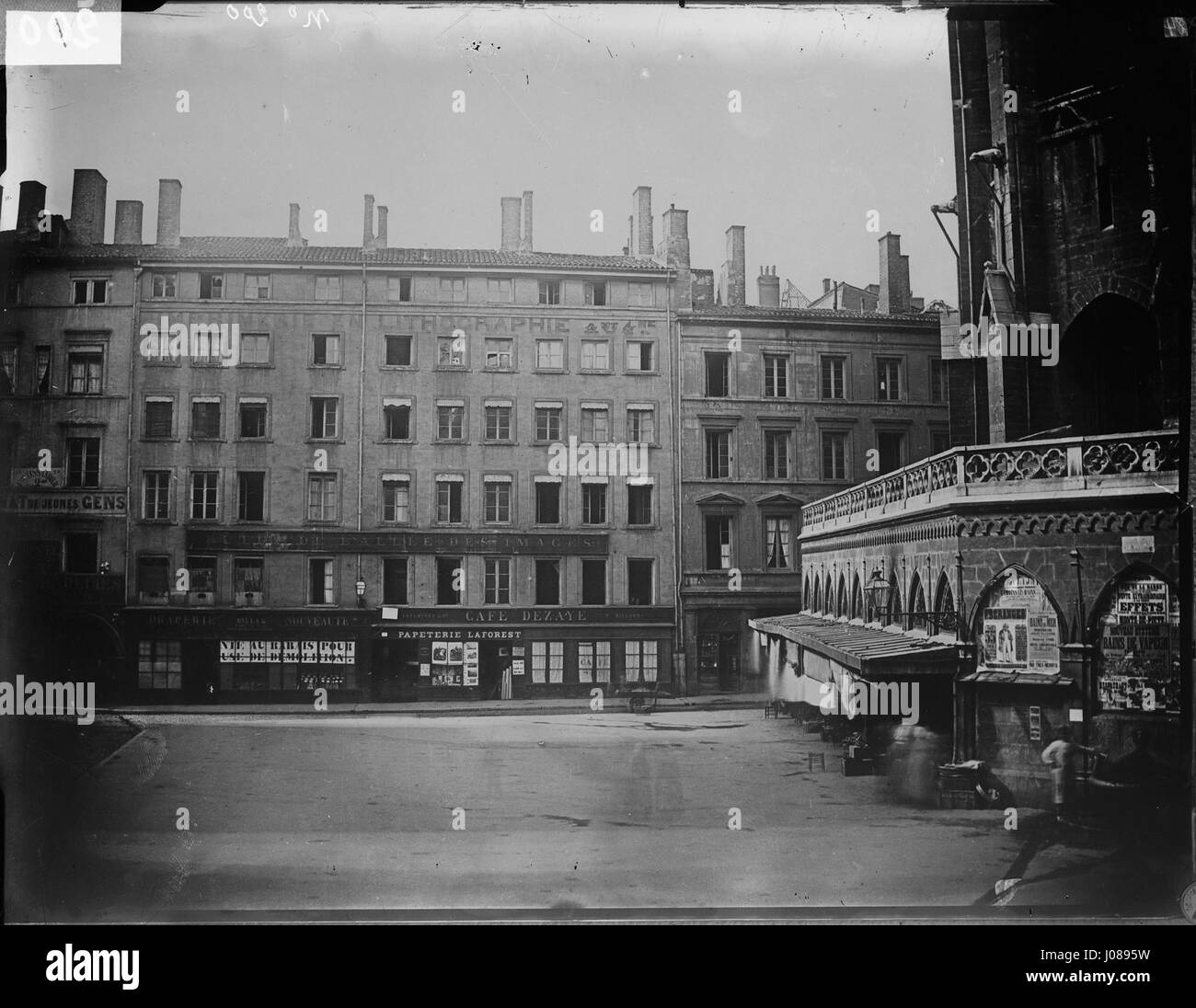 Grands travaux d'urbanisme du Second Empire ; ouverture de la rue de l ...