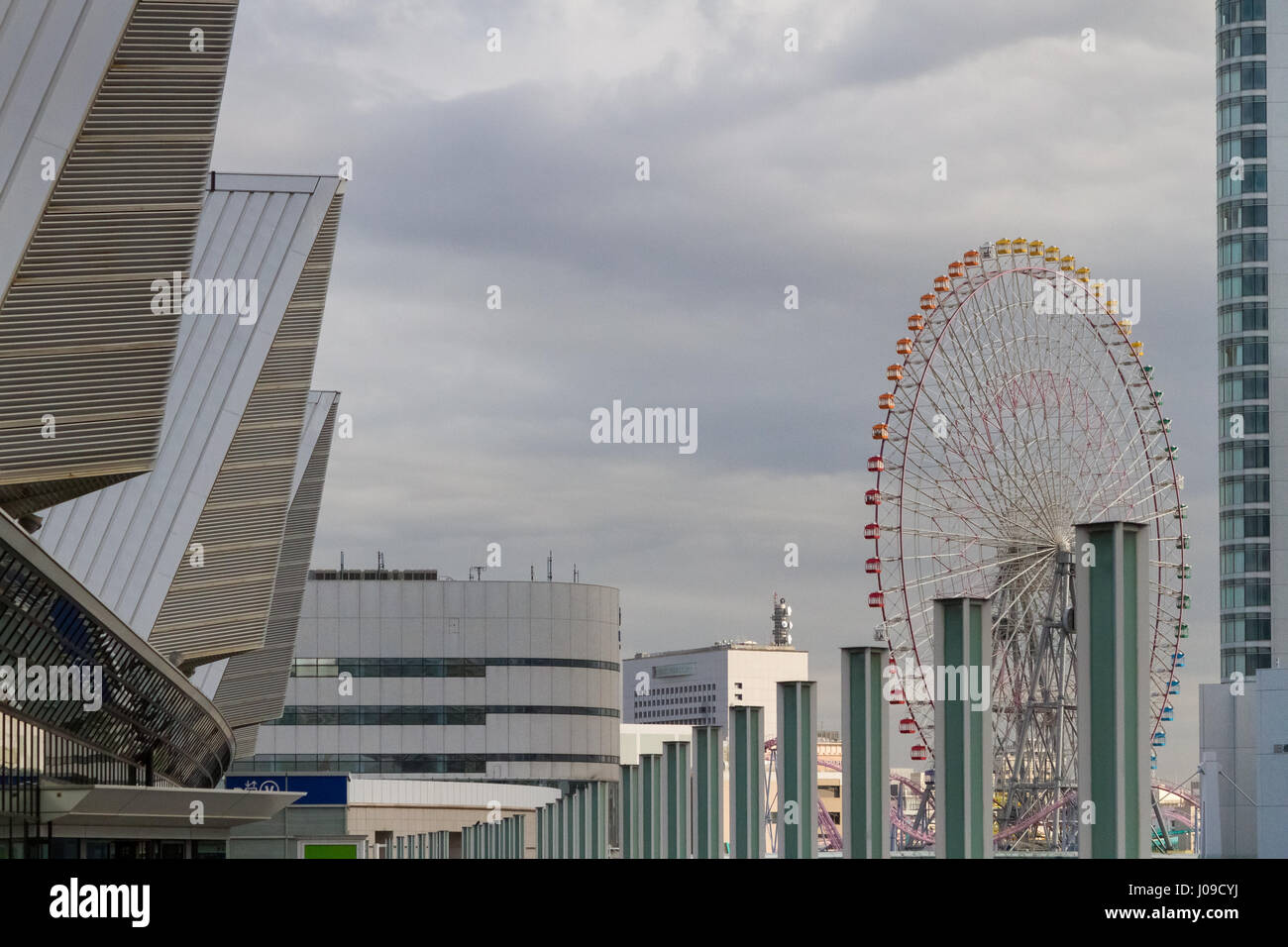 Cosmos Clock 21 Ferris wheel in Yokohama, Kanagawa, Japan Stock Photo