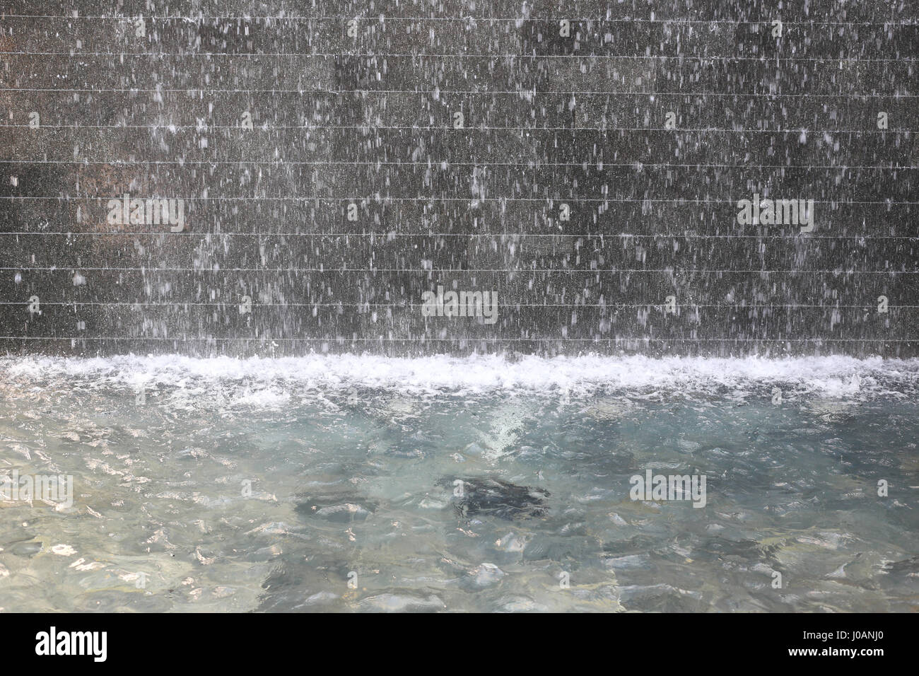 Stone wall water flowing hi-res stock photography and images - Alamy