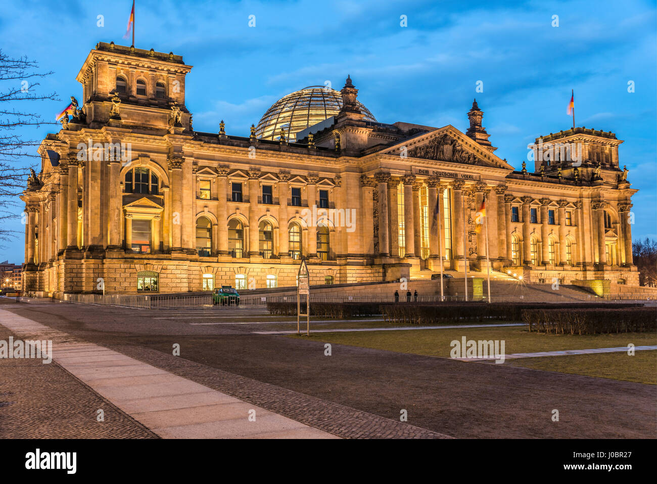 German parliament building Reichstages im Regierungsviertel von Berlin, Deutschland at night Stock Photo