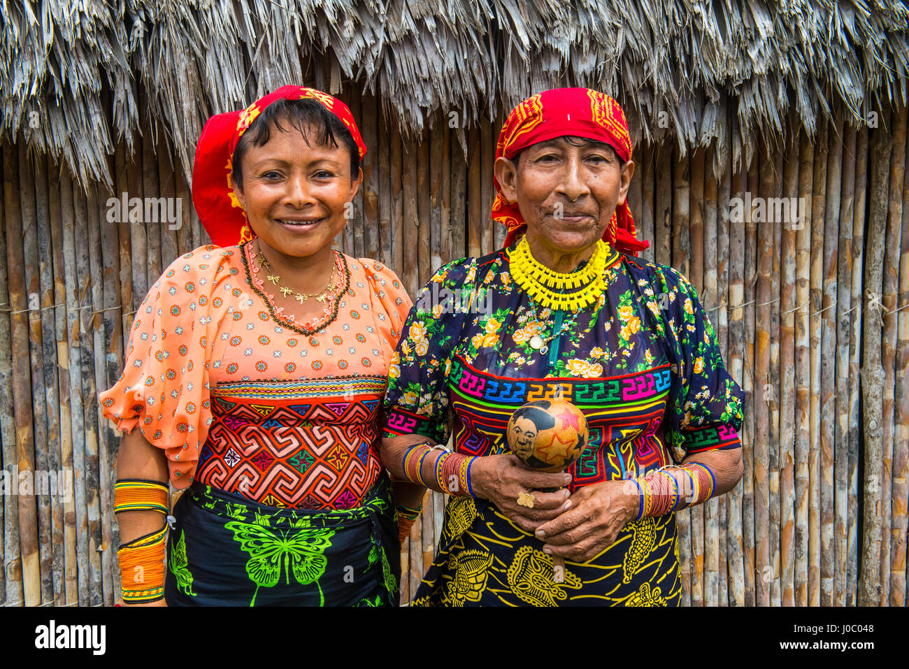 Portrait of two Kuna Yala women, Achutupu, San Blas Islands, Kuna Yala, Panama, Central America Stock Photo