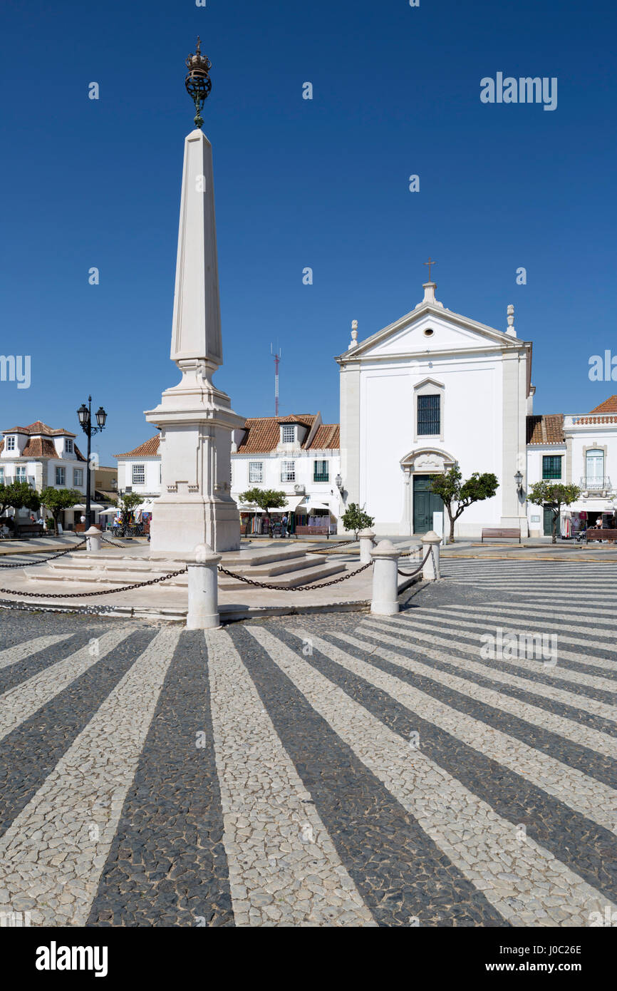 Obelisk in the Praca do Marques de Pombal, Vila Real de Santo Antonio, Algarve, Portugal Stock Photo