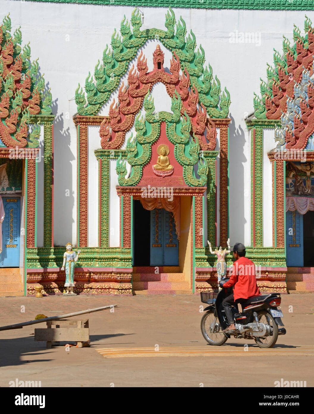 Wat Hanchey temple complex, Kampong Cham, Cambodia Stock Photo Alamy