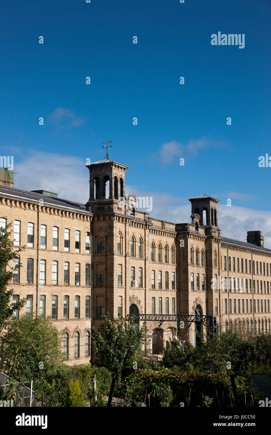Salts mill yorkshire cafe hires stock photography and images Alamy