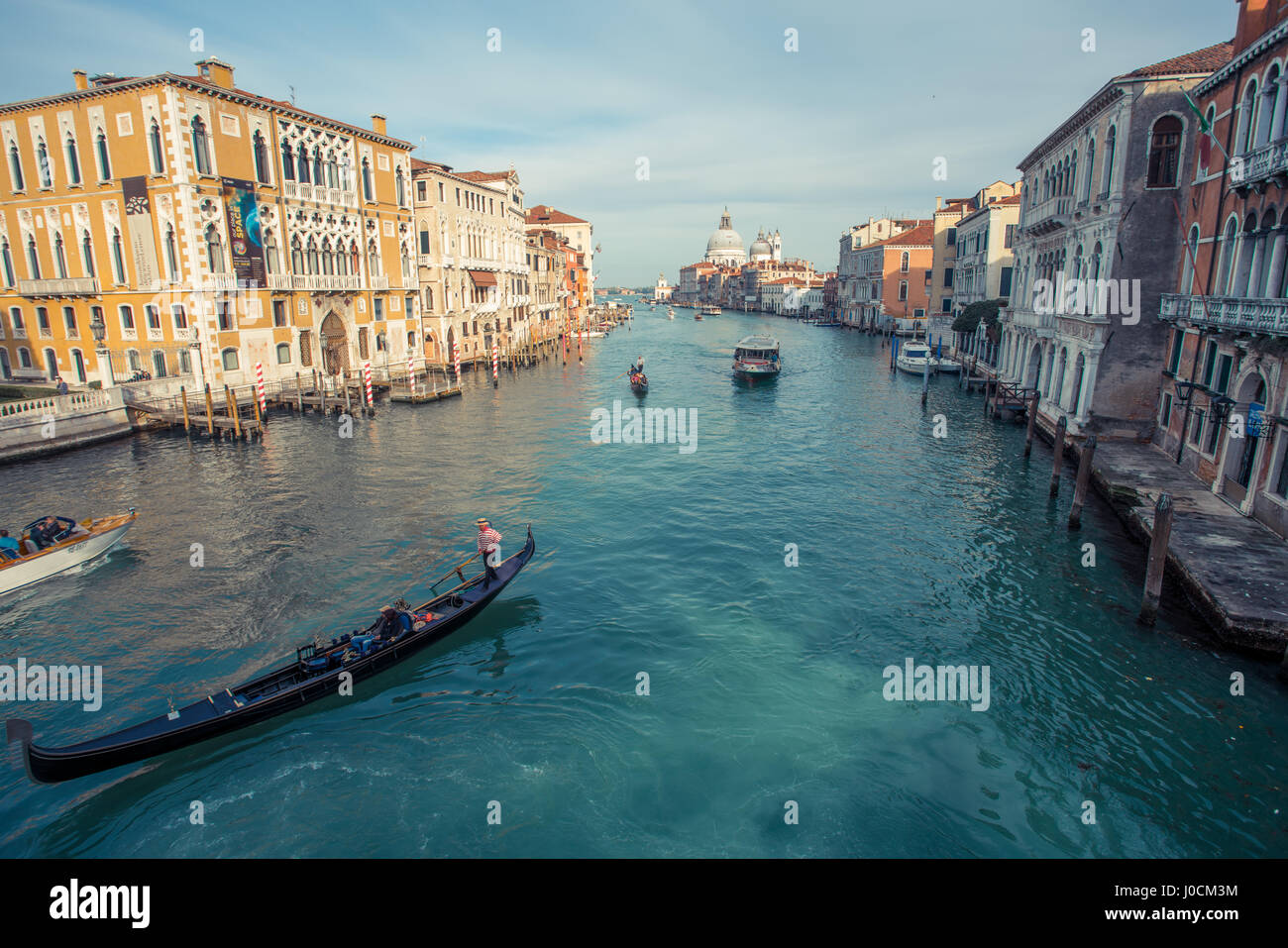 Gondola hi res hi-res stock photography and images - Alamy