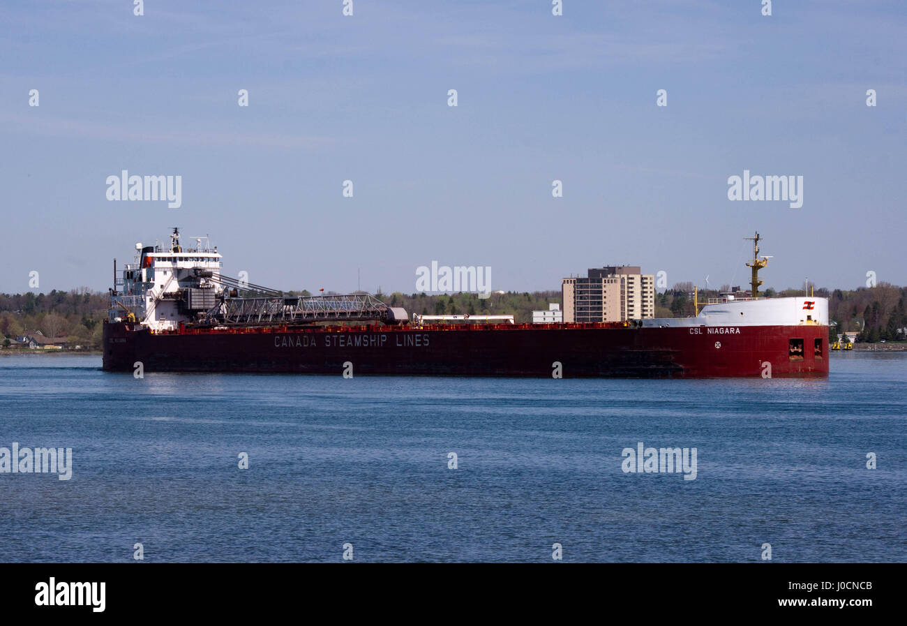 a great lakes ore carrier on the st marys river Stock Photo Alamy