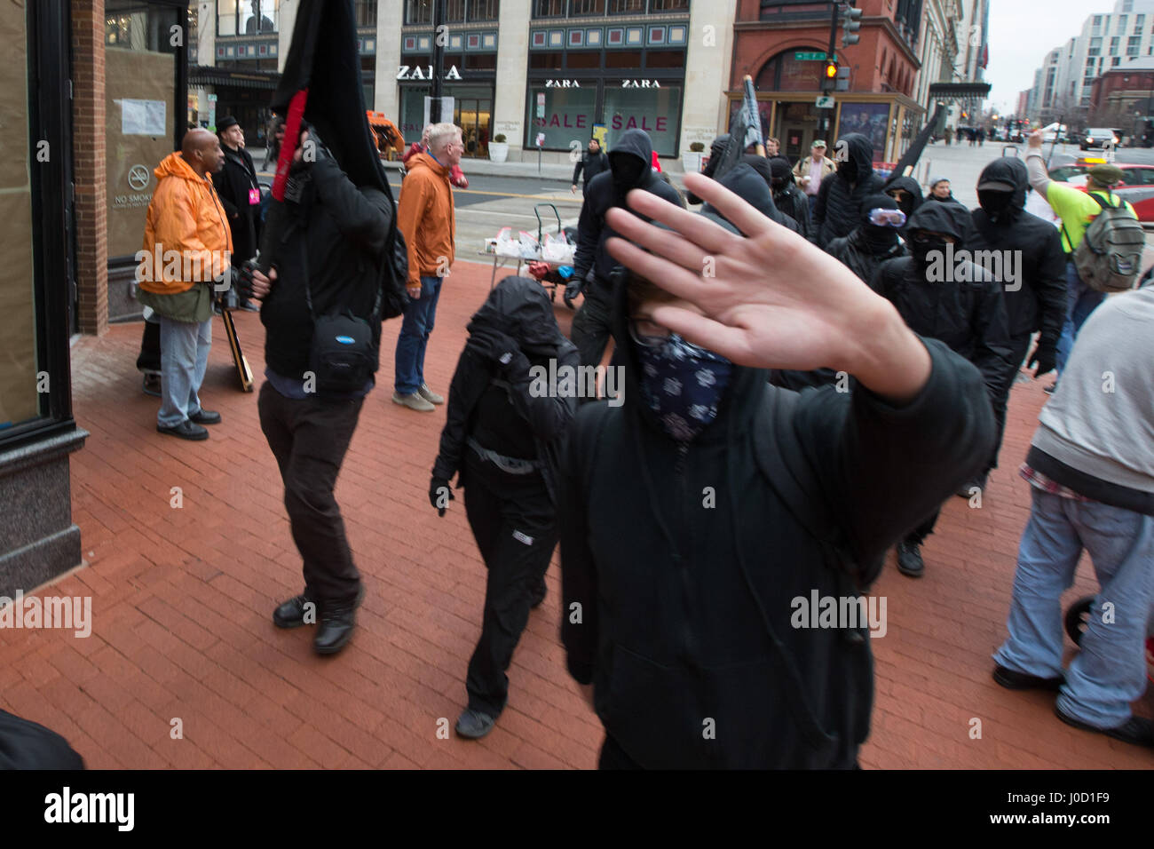 Washington, District Of Columbia, USA. 20th Jan, 2017. Black Bloc protesters. Credit: Alex Edelman/ZUMA Wire/Alamy Live News Stock Photo