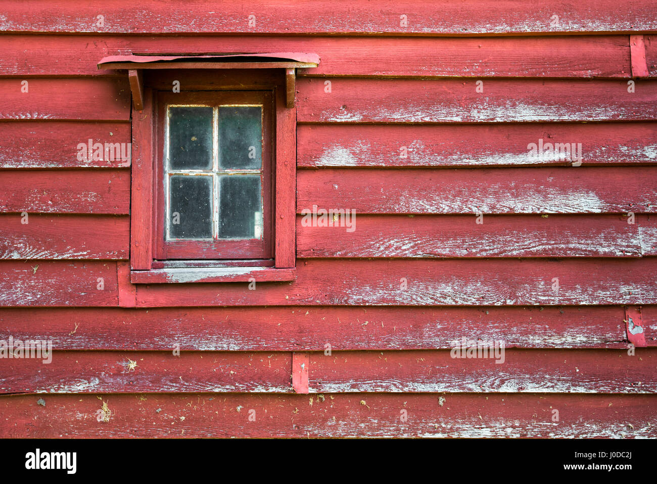 Old window on rustic red barn in North Carolina Stock Photo - Alamy