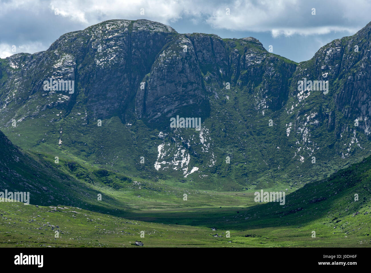 The peak of Crockfadda and the Poisoned Glen, in the Derryveagh Mountains near Dunlewy, County Donegal, Ireland Stock Photo