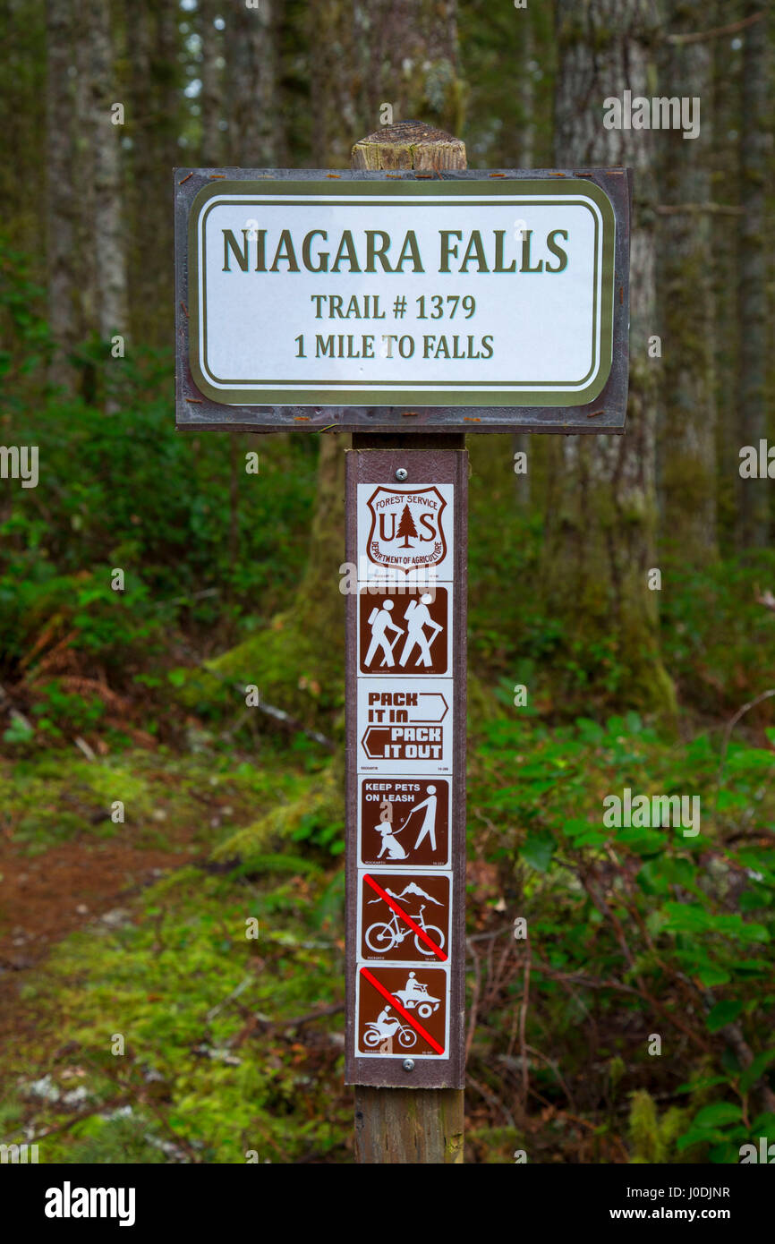 Niagara Falls Trail trailhead sign, Siuslaw National Forest, Oregon