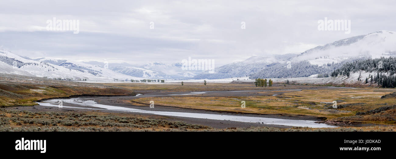 Lamar River Valley after an early Autumn snowstorm in Yellowstone National Park, Wyoming, USA Stock Photo
