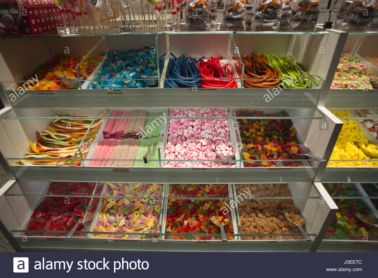 europe-germany-bavaria-munich-view-of-german-sweet-shop-selling-candy-J0EE7C.jpg