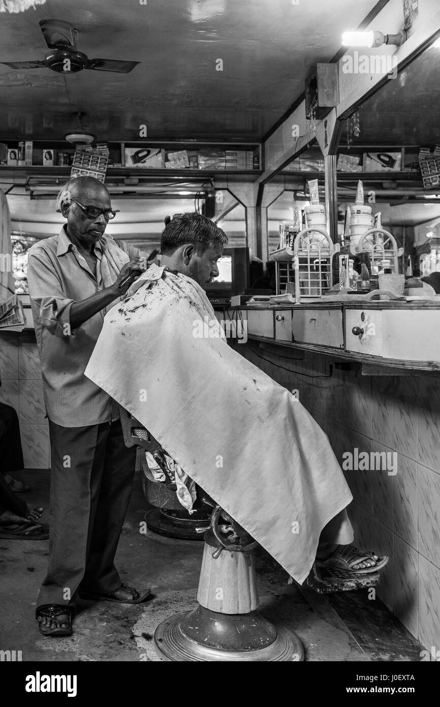 Hair cutting asia hi-res stock photography and images - Alamy Hair cutting asia hi-res stock photography and images - Alamy