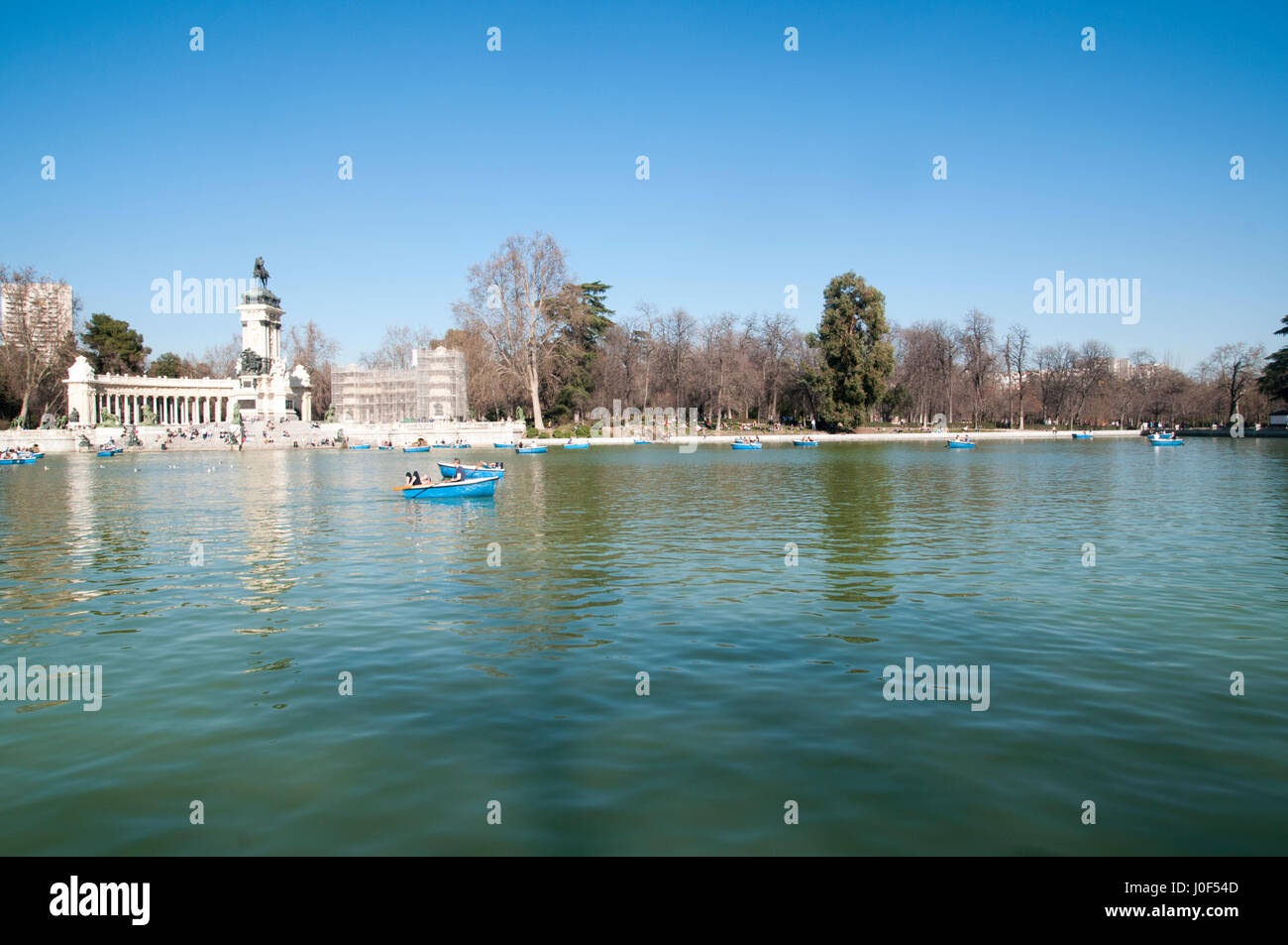 Monument of Alfonso XII on the boating lake, Parque del Buen Retiro (Retiro Park), Madrid, Spain Stock Photo